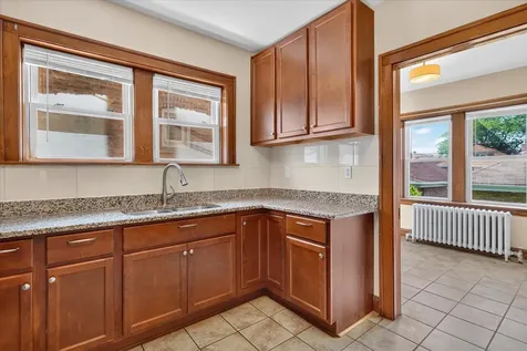 1822 Gunderson Avenue Berwyn IL 60402