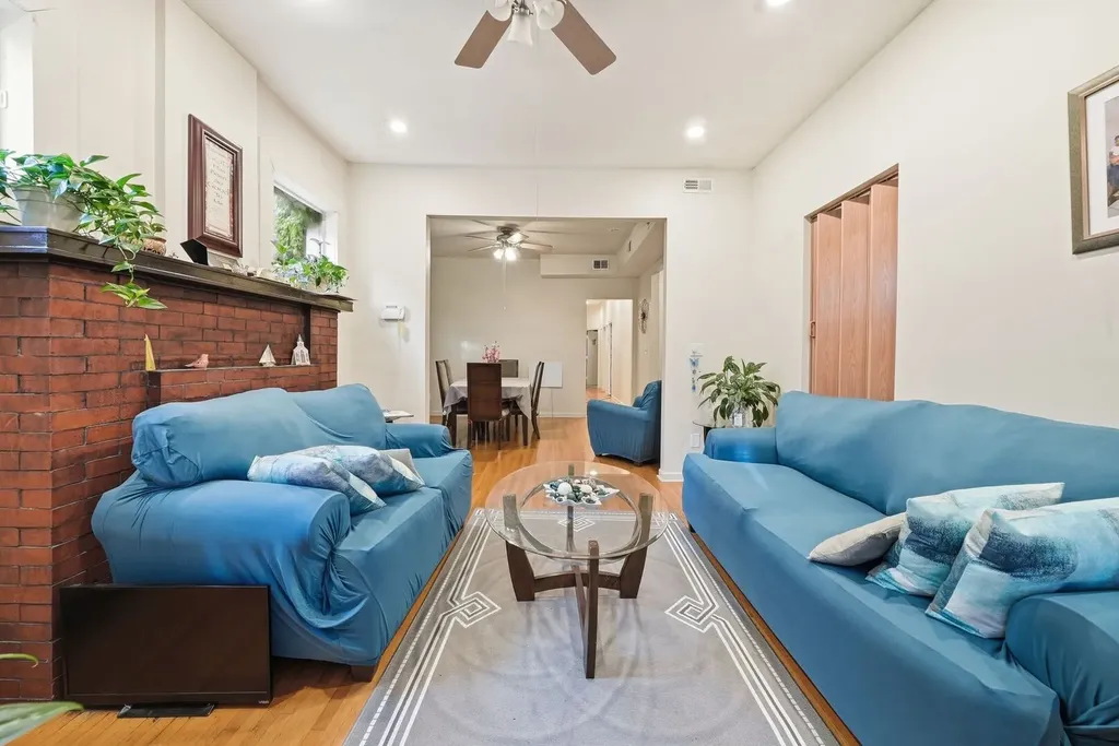 6127 South Champlain Avenue S Chicago IL 60637