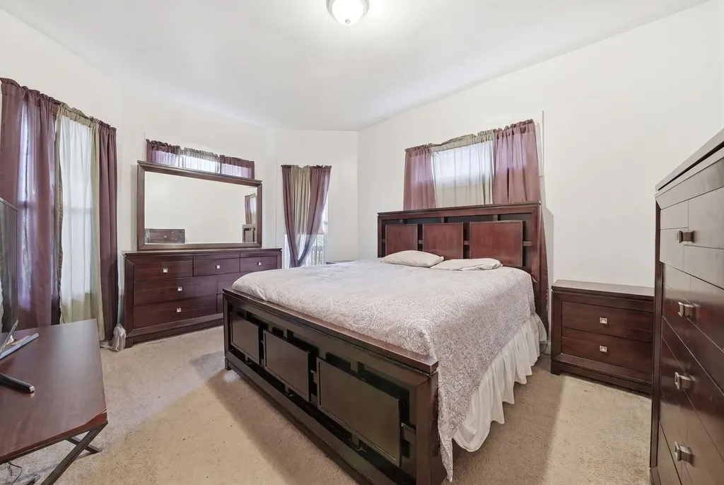 6127 South Champlain Avenue S Chicago IL 60637