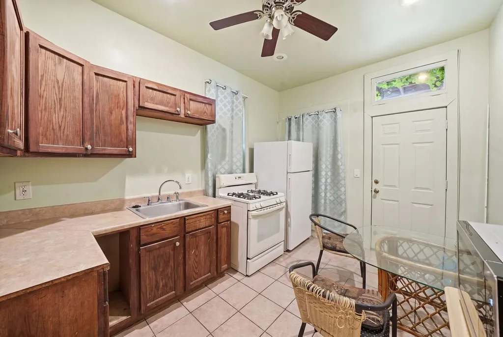 6127 South Champlain Avenue S Chicago IL 60637