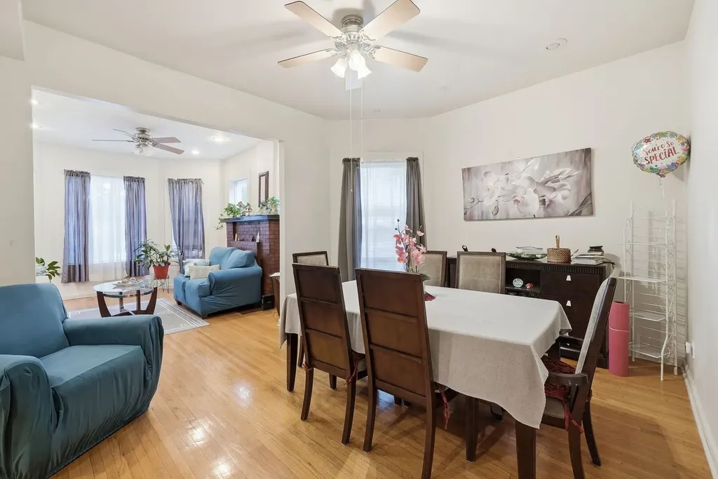 6127 South Champlain Avenue S Chicago IL 60637