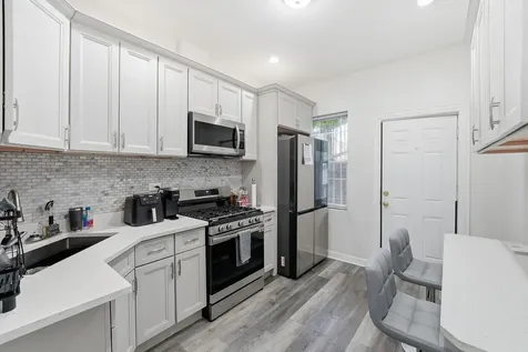 6127 South Champlain Avenue S Chicago IL 60637