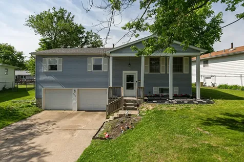 908 27TH Avenue Court East Moline IL 61244