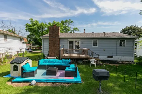 908 27TH Avenue Court East Moline IL 61244