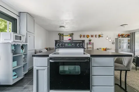 908 27TH Avenue Court East Moline IL 61244