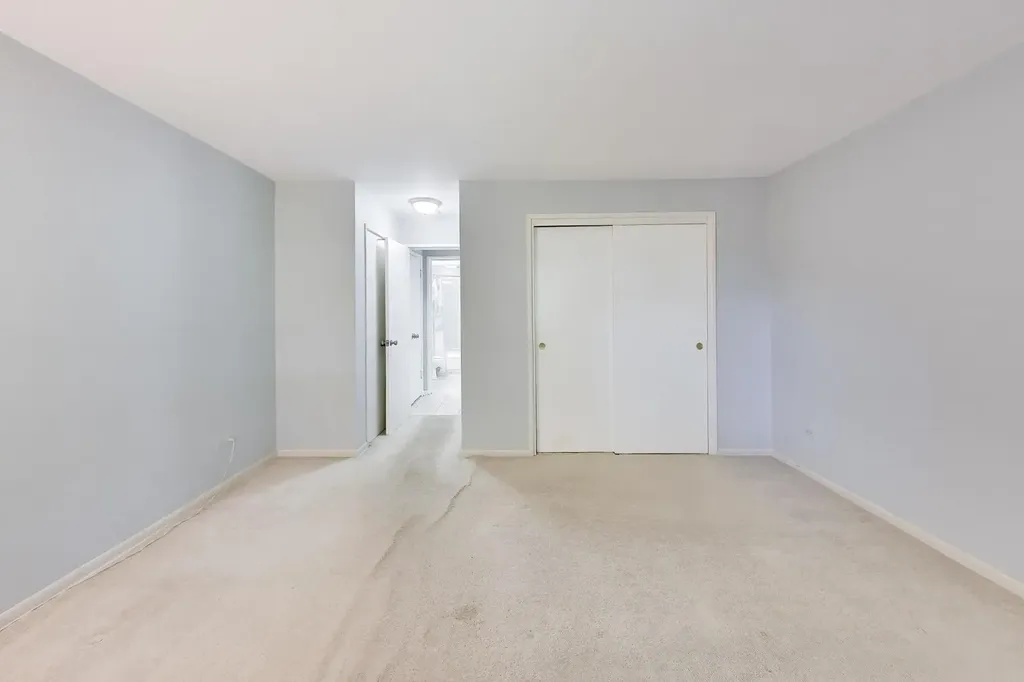 1198 Royal Glen Drive Glen Ellyn IL 60137