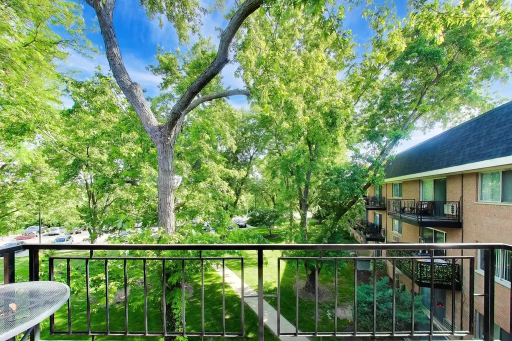 1198 Royal Glen Drive Glen Ellyn IL 60137