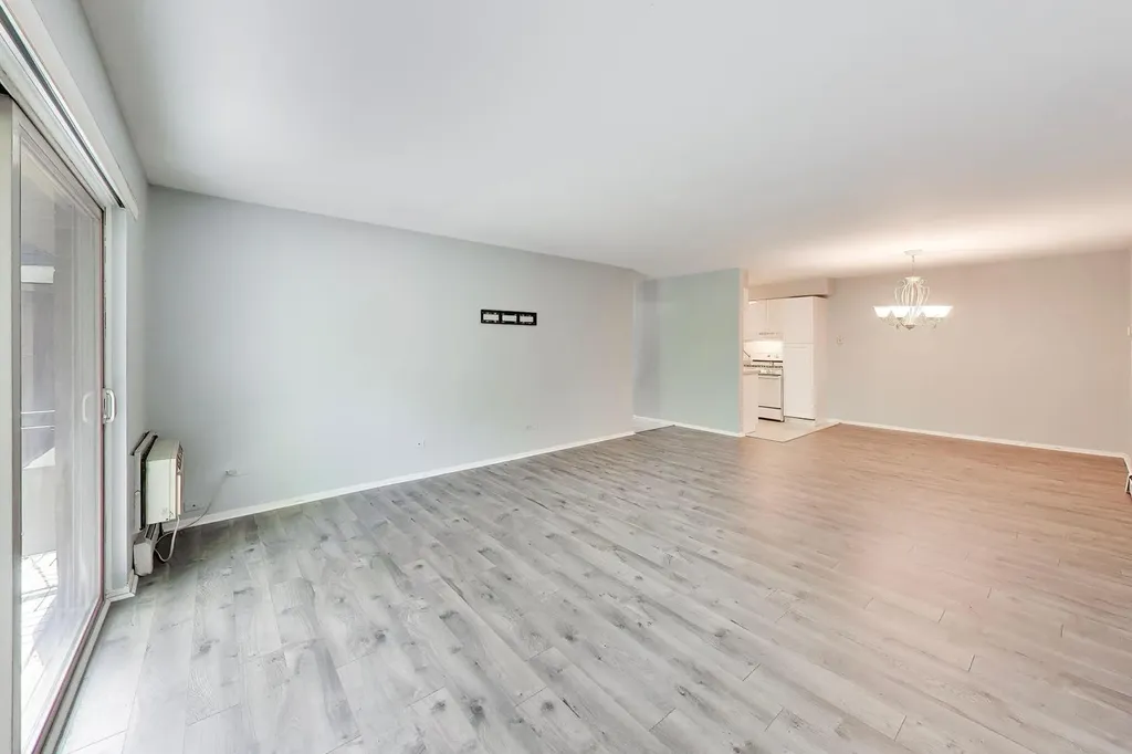 1198 Royal Glen Drive Glen Ellyn IL 60137