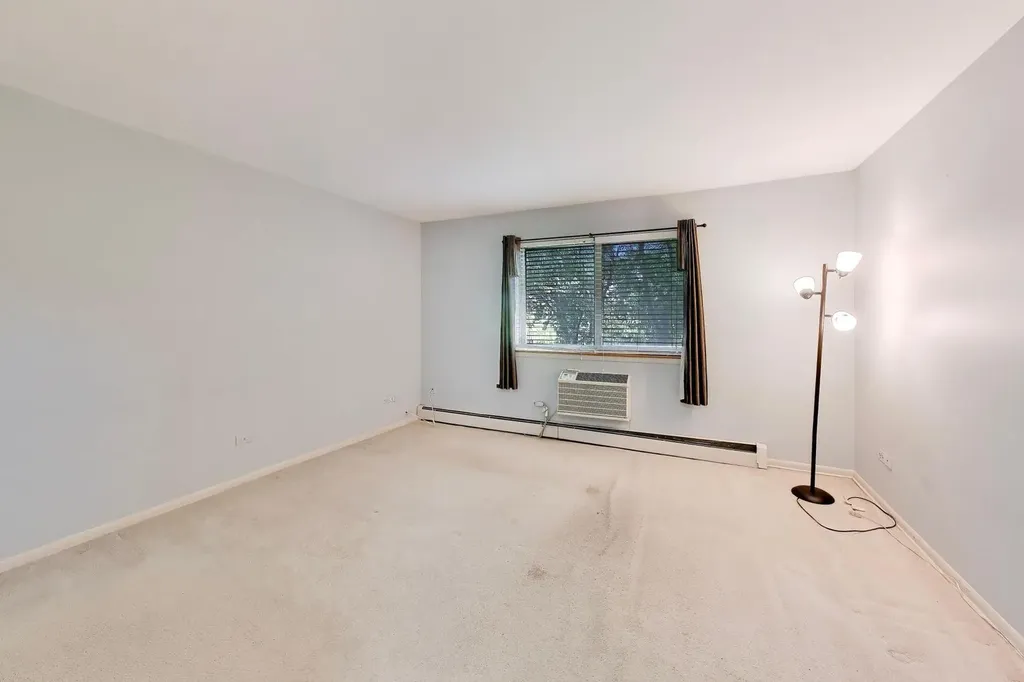 1198 Royal Glen Drive Glen Ellyn IL 60137