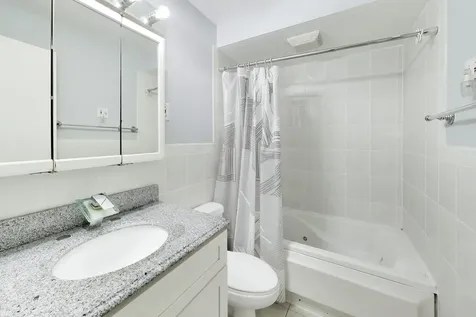 1198 Royal Glen Drive Glen Ellyn IL 60137