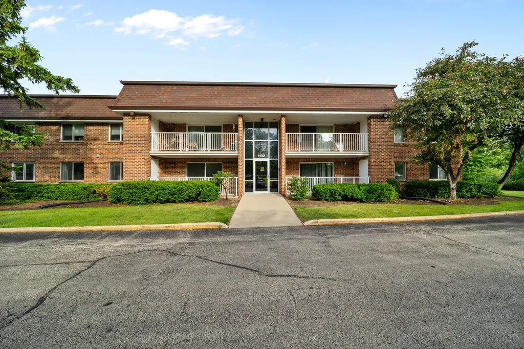1102 Westover Lane Schaumburg IL 60193