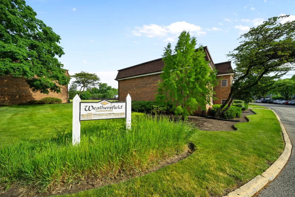 1102 Westover Lane Schaumburg IL 60193