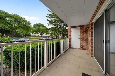 1102 Westover Lane Schaumburg IL 60193