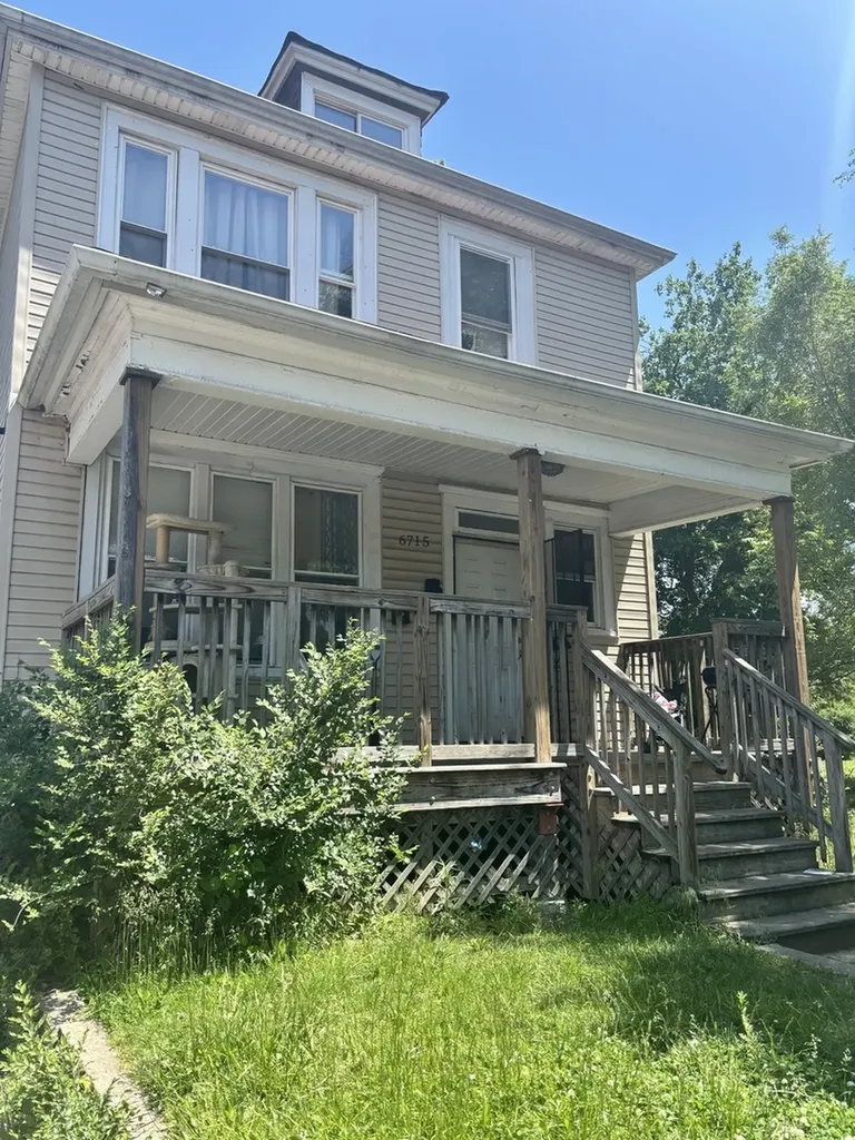 6715 South Bishop Street Chicago IL 60636