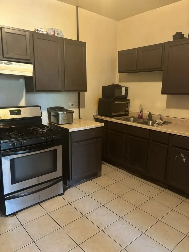 6715 South Bishop Street Chicago IL 60636