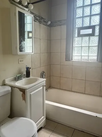 6715 South Bishop Street Chicago IL 60636