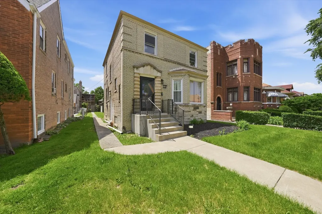 8452 South Marshfield Avenue Chicago IL 60620