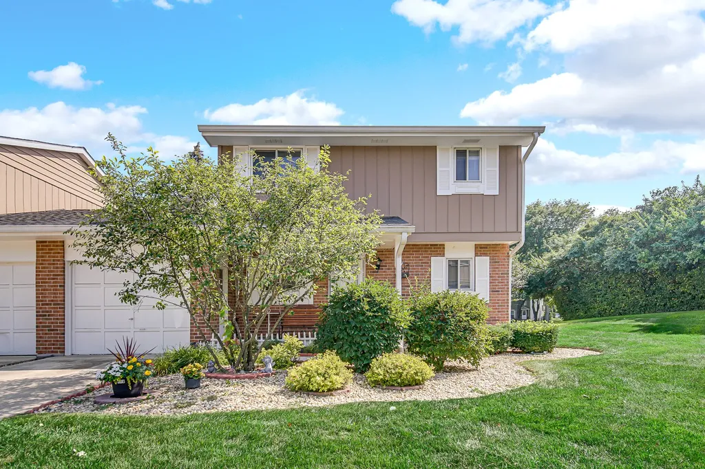 1010 Heathrow Court Wheaton IL 60189