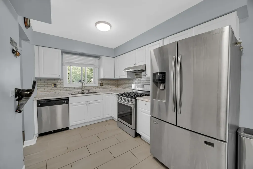 1010 Heathrow Court Wheaton IL 60189
