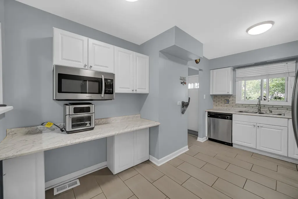 1010 Heathrow Court Wheaton IL 60189