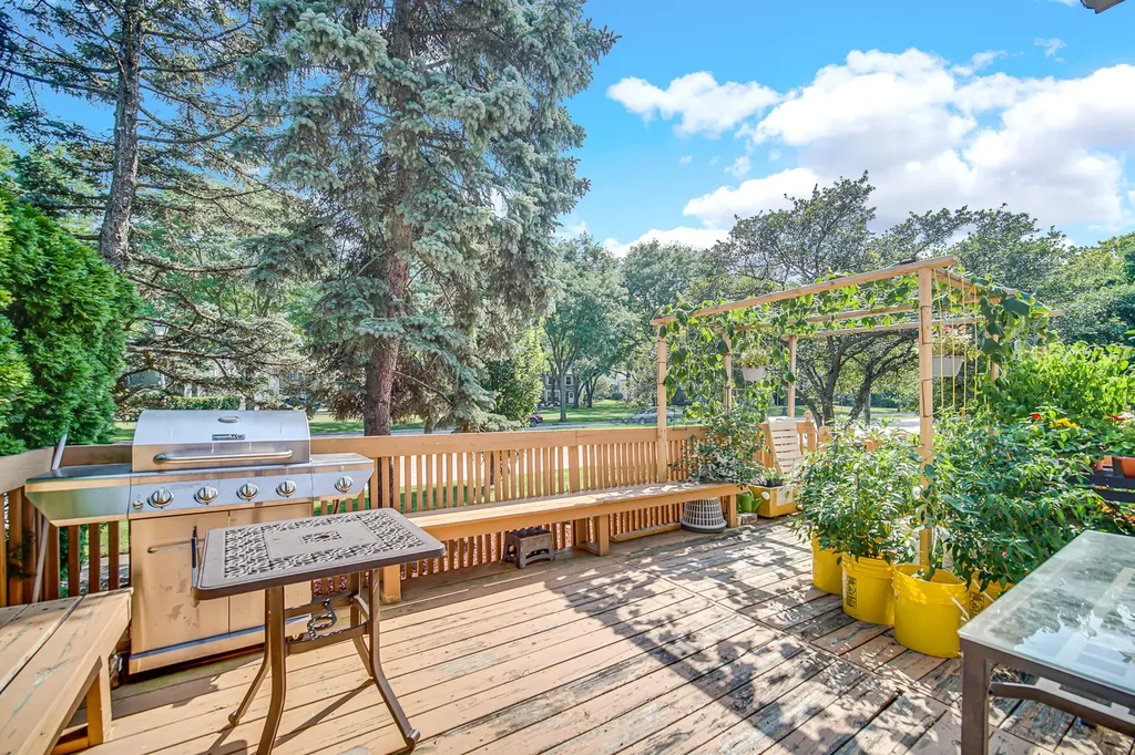 1010 Heathrow Court Wheaton IL 60189