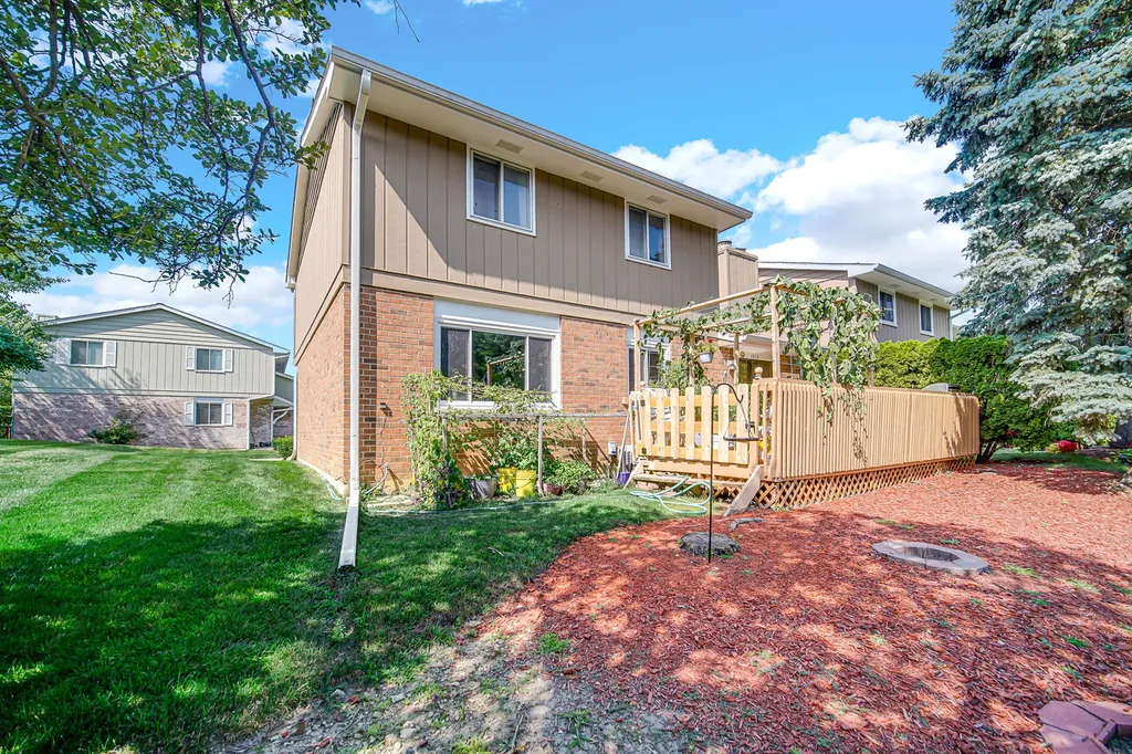1010 Heathrow Court Wheaton IL 60189