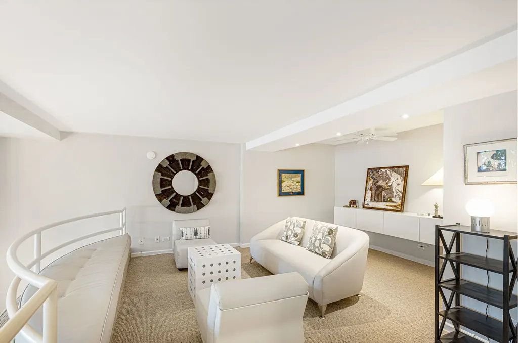 1660 North Hudson Avenue Chicago IL 60614