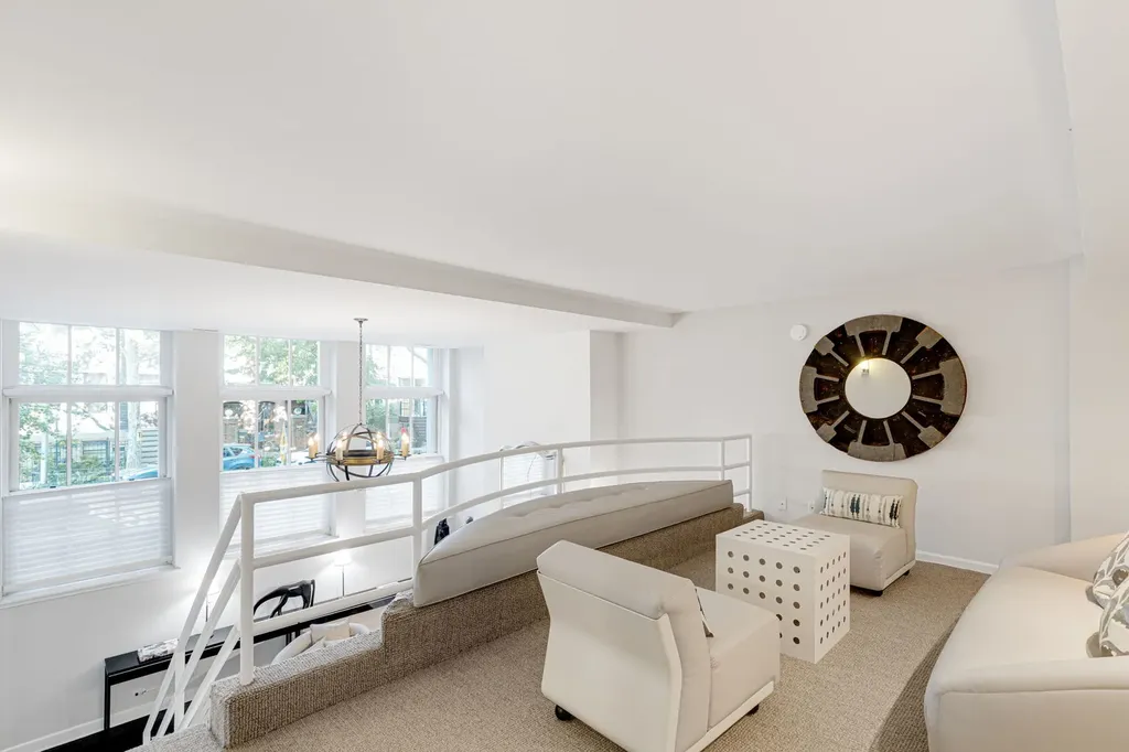1660 North Hudson Avenue Chicago IL 60614