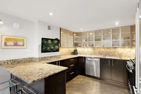1660 North Hudson Avenue Chicago IL 60614