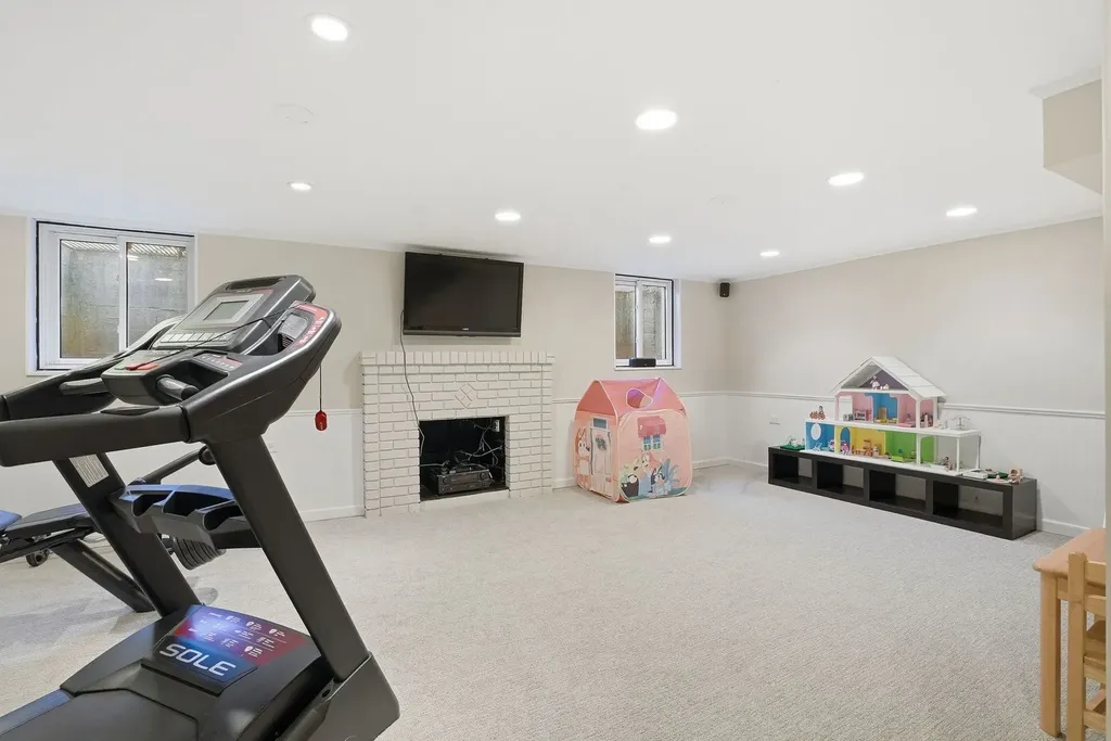 171 South Fairview Avenue Elmhurst IL 60126