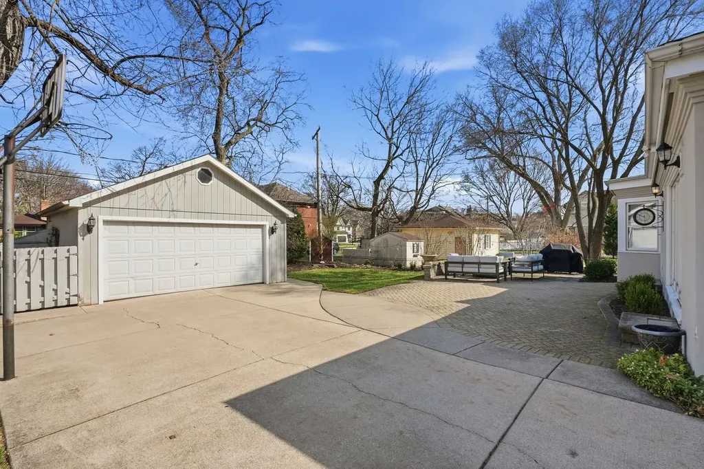 171 South Fairview Avenue Elmhurst IL 60126
