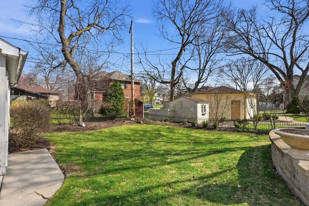 171 South Fairview Avenue Elmhurst IL 60126
