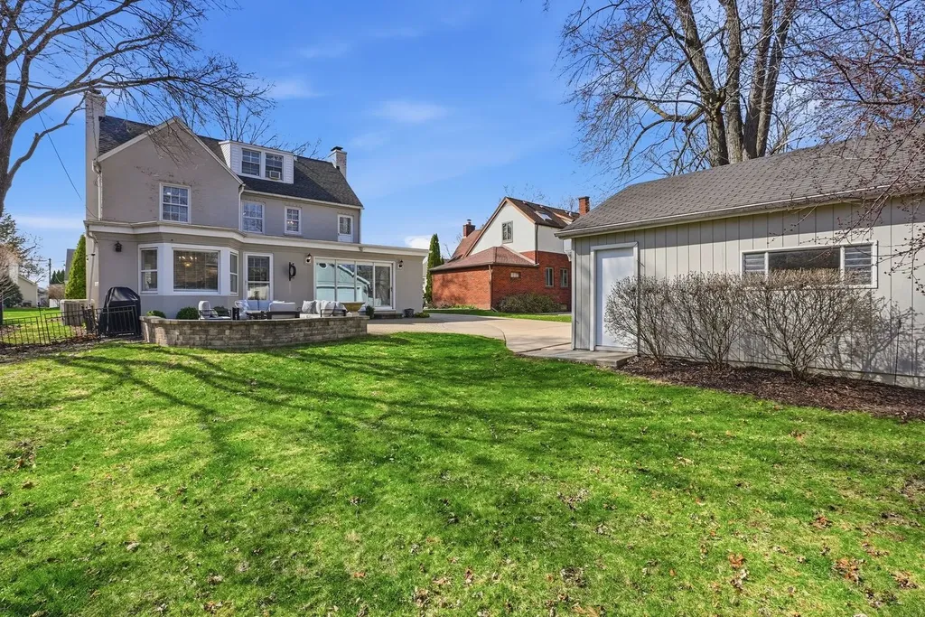 171 South Fairview Avenue Elmhurst IL 60126