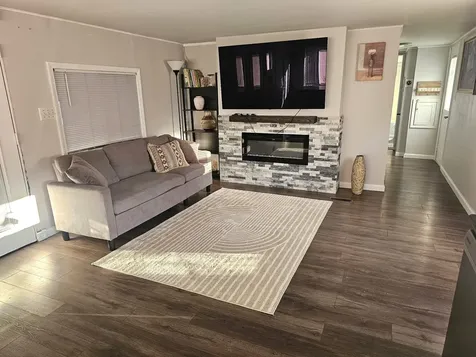 2993 Curtis Street Des Plaines IL 60018