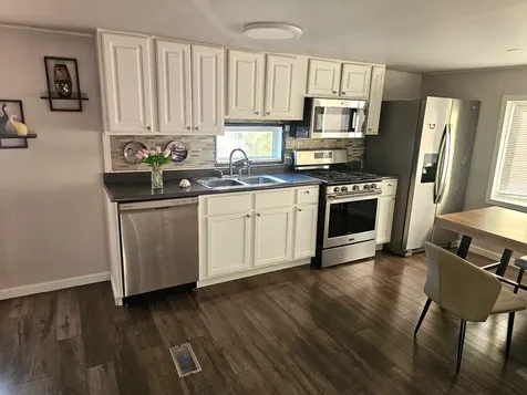 2993 Curtis Street Des Plaines IL 60018