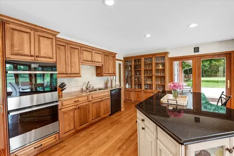 6N056 Surrey Road Wayne IL 60184