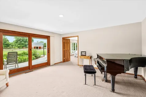 6N056 Surrey Road Wayne IL 60184