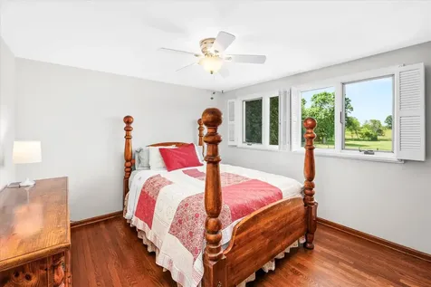 6N056 Surrey Road Wayne IL 60184