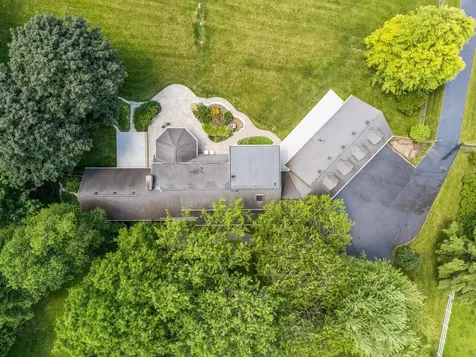 6N056 Surrey Road Wayne IL 60184
