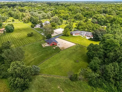 6N056 Surrey Road Wayne IL 60184