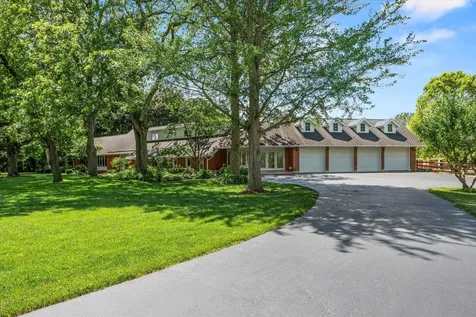 6N056 Surrey Road Wayne IL 60184