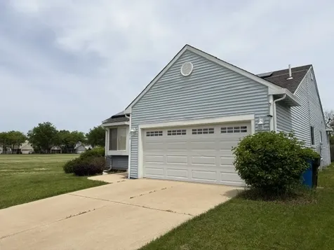 1870 Grosse Pointe Circle Hanover Park IL 60133