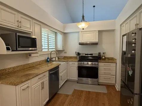 1870 Grosse Pointe Circle Hanover Park IL 60133