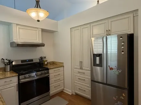 1870 Grosse Pointe Circle Hanover Park IL 60133