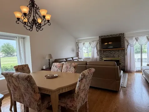 1870 Grosse Pointe Circle Hanover Park IL 60133