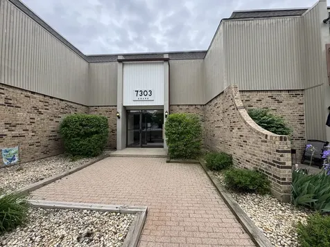 7303 Grand Avenue Downers Grove IL 60516