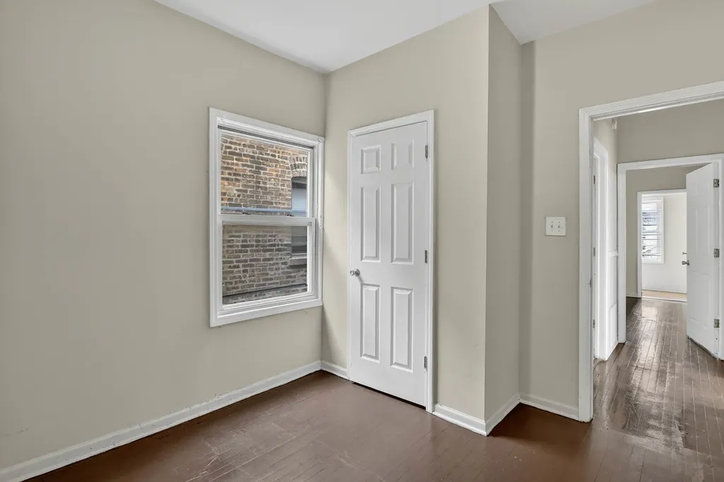 8005 South Blackstone Avenue Chicago IL 60619