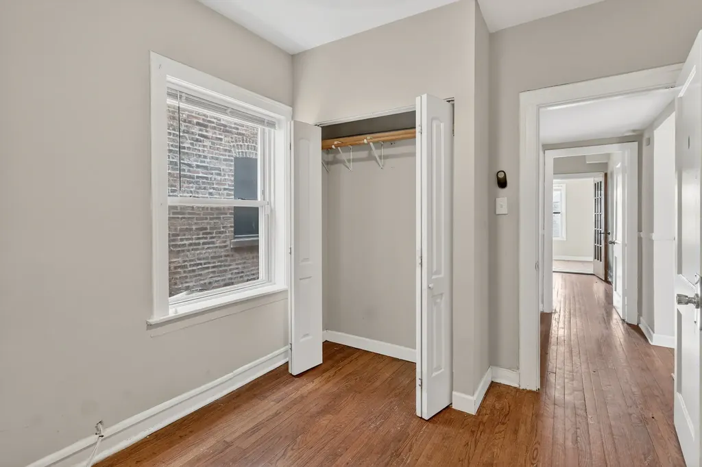 8005 South Blackstone Avenue Chicago IL 60619