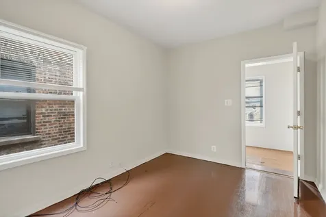 8005 South Blackstone Avenue Chicago IL 60619