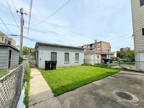 3914 West Gladys Avenue Chicago IL 60624